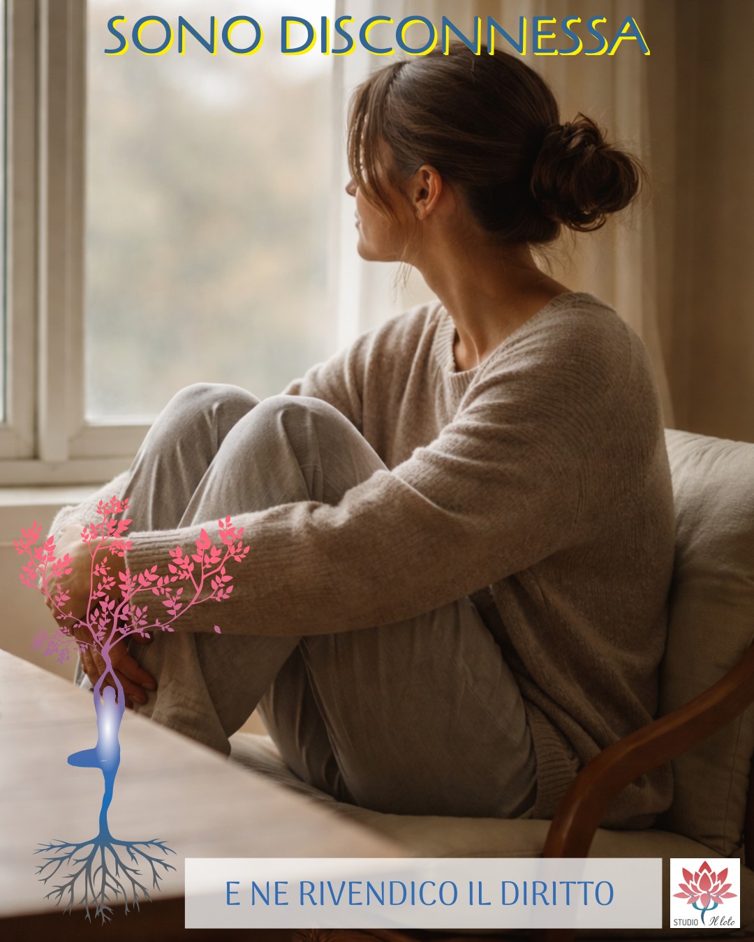 Donna seduta accanto a una finestra, in un ambiente domestico silenzioso, osserva l’esterno in un momento di pausa e disconnessione